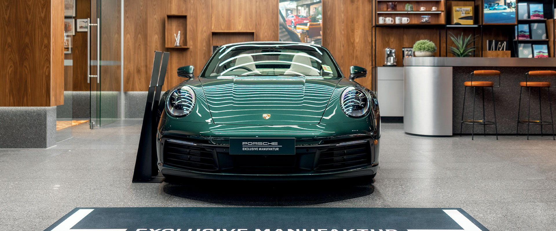 porsche-showroom-3 porsche-showroom-3